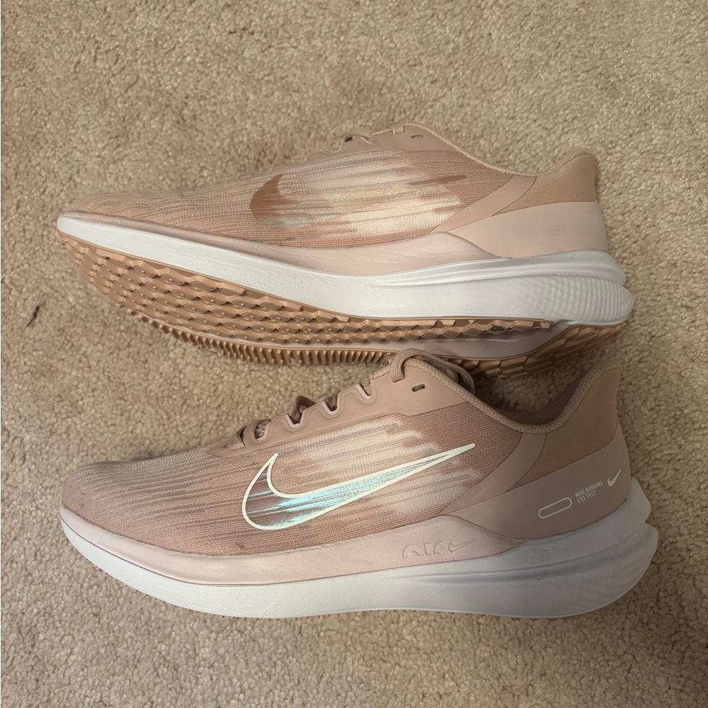 Nike Women's Light Pink Athletic Shoes